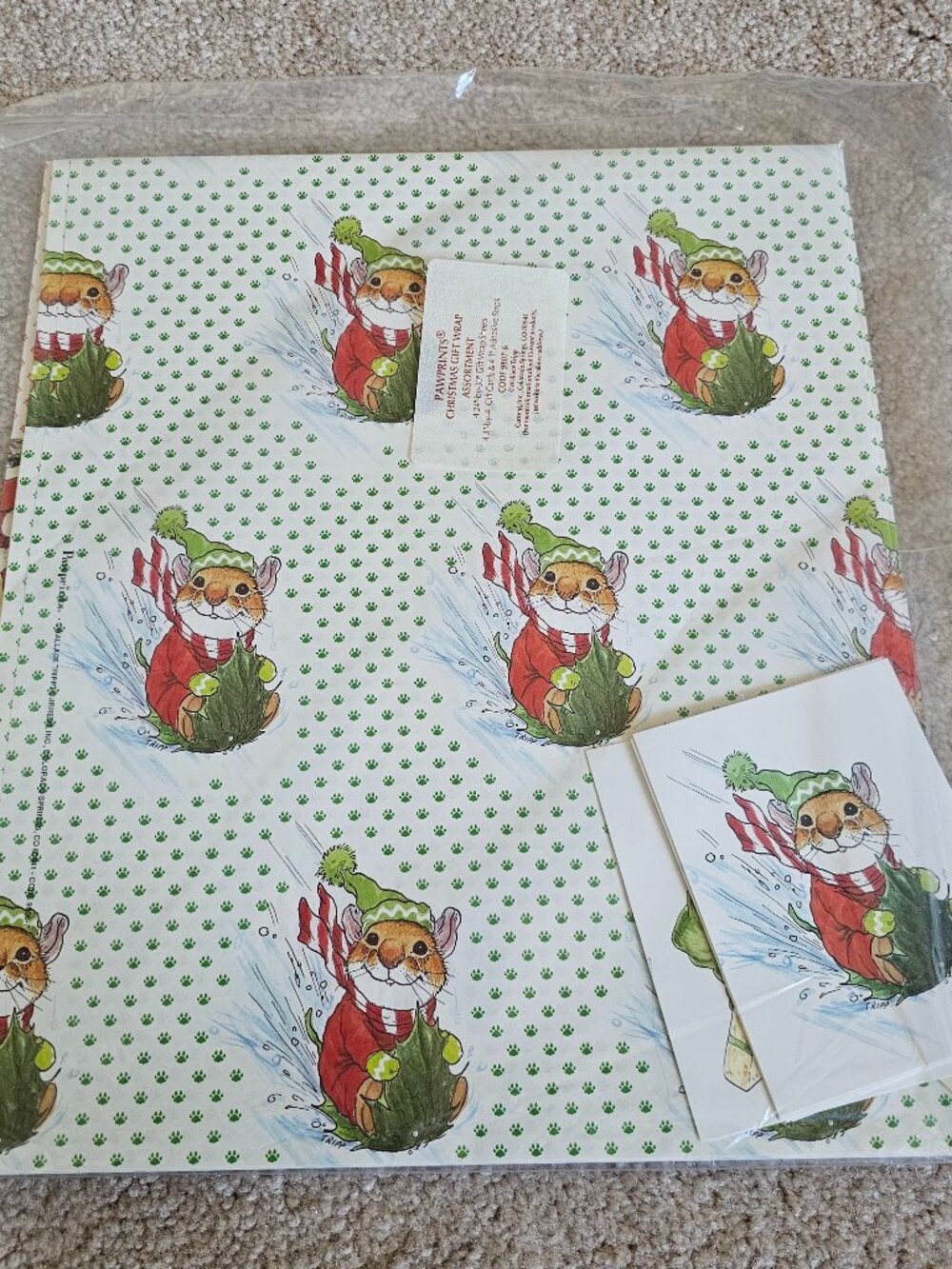 PawPrints Wallace Tripp Mouse Gift Wrap Vintage 4 Sheets 4 Cards Winter Current